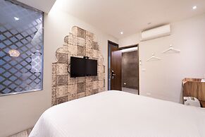 No. 9 Hotel