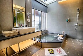 No. 9 Hotel