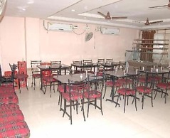 Hotel Maya Deluxe