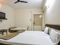 Hotel Maya Deluxe