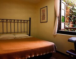 Kuching Waterfront  Lodge