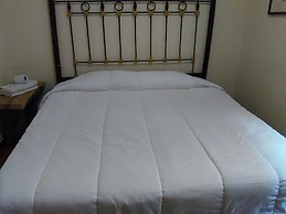 Kuching Waterfront  Lodge