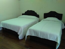 Kuching Waterfront  Lodge
