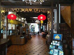 Kuching Waterfront  Lodge