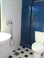 Kuching Waterfront  Lodge
