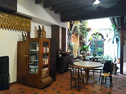 Kuching Waterfront  Lodge