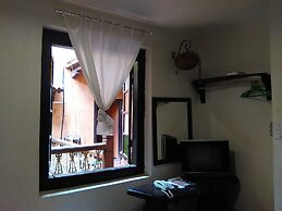Kuching Waterfront  Lodge