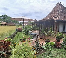 Alamanda Family Villas & Pool