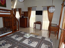Alamanda Family Villas & Pool
