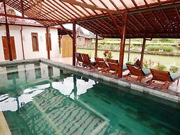 Alamanda Family Villas & Pool