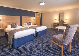 The Queens Hotel & Victoria Cloisters