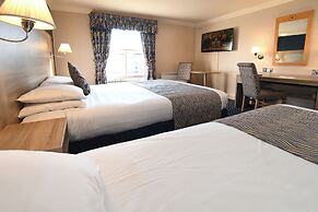 The Queens Hotel & Victoria Cloisters