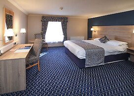 The Queens Hotel & Victoria Cloisters