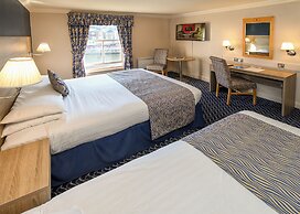 The Queens Hotel & Victoria Cloisters