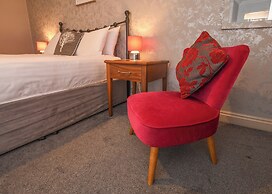 The Queens Hotel & Victoria Cloisters