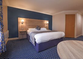 The Queens Hotel & Victoria Cloisters