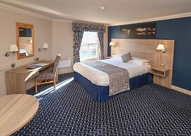 The Queens Hotel & Victoria Cloisters