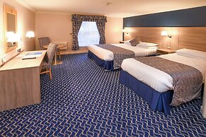 The Queens Hotel & Victoria Cloisters
