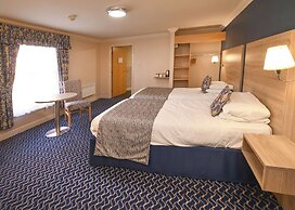 The Queens Hotel & Victoria Cloisters