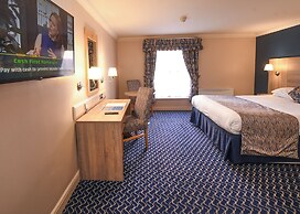 The Queens Hotel & Victoria Cloisters