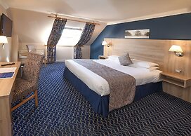 The Queens Hotel & Victoria Cloisters