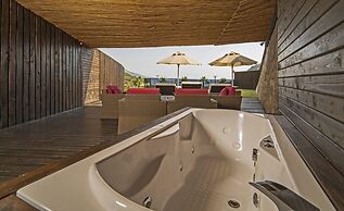 Manaspark Deluxe Hotel