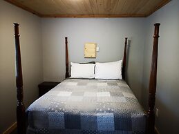 Overlook Inn & Cabins
