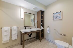 Mayne Island Resort