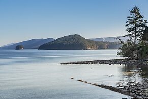 Mayne Island Resort