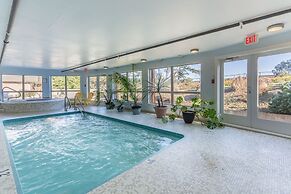 Mayne Island Resort