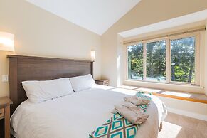 Mayne Island Resort