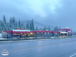 Wells Gray Inn