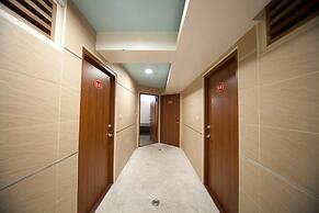 Champagne Hotel