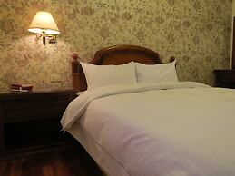 Champagne Hotel
