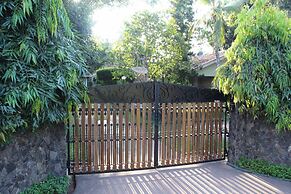 Villa Shade