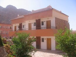 Catherine Plaza Hotel