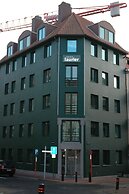 De Laurier