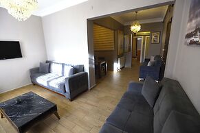 Zendy Suite Hotel