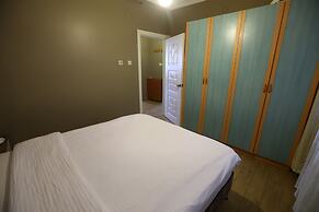 Zendy Suite Hotel