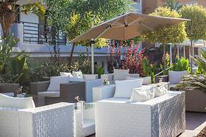 Sunny Days Hotel
