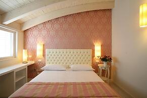 Nuova Opera Rooms