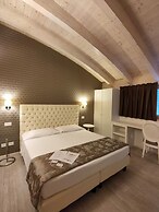 Nuova Opera Rooms