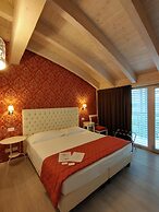Nuova Opera Rooms