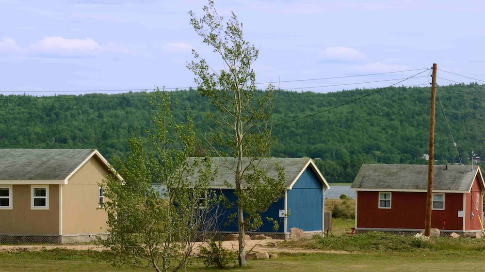 Crown Cove Cottages