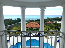 Ocean West Boutique Hotel