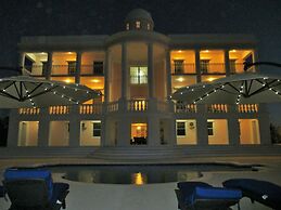 Ocean West Boutique Hotel