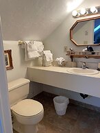 Marshlands Inn