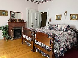 Marshlands Inn