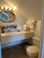 Marshlands Inn