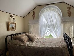 Marshlands Inn